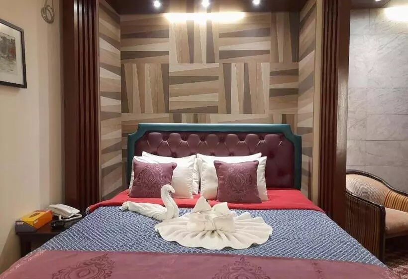 هتل Center Point Apartment