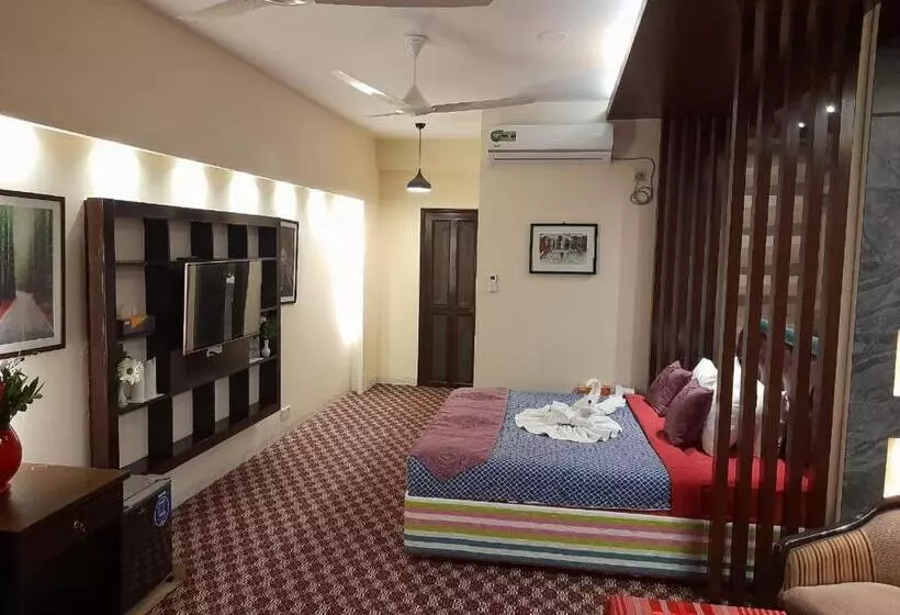 هتل Center Point Apartment