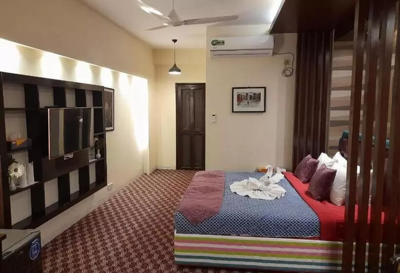 هتل Center Point Apartment