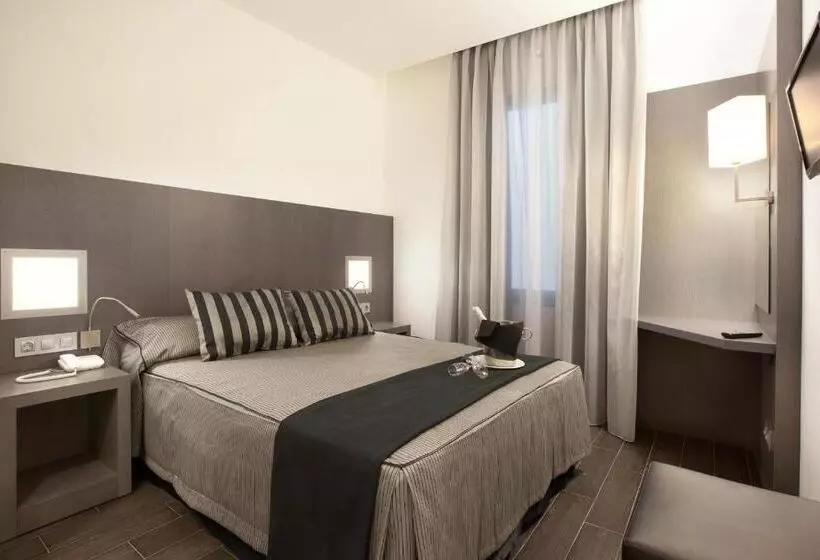 Отель Dalia Ramblas