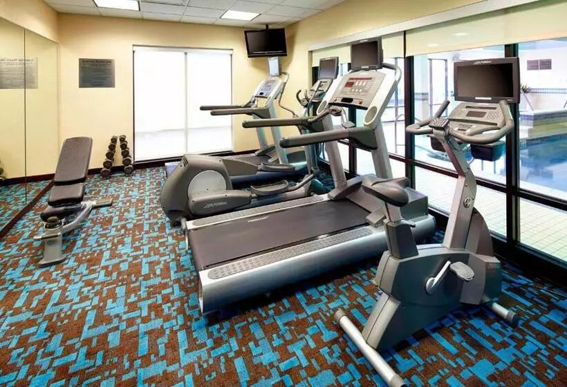 ホテル Fairfield Inn & Suites Pittsburgh Neville Island