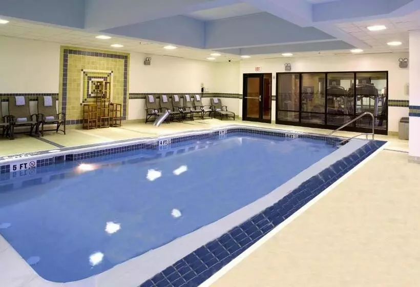 ホテル Fairfield Inn & Suites Pittsburgh Neville Island