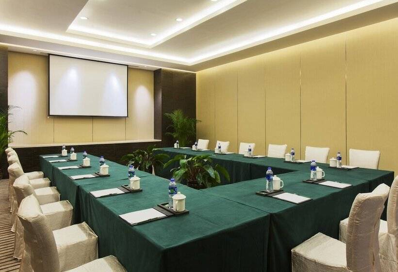 Отель Holiday Inn Panjin Aqua City, An Ihg