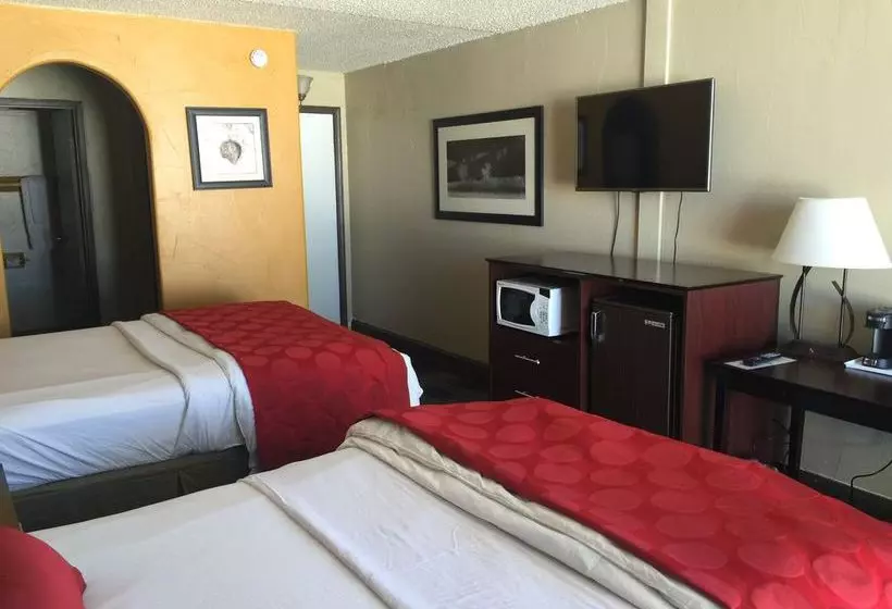 Отель Ramada By Wyndham Monument