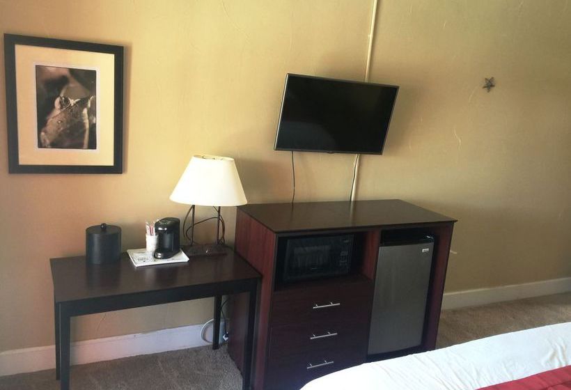 فندق Ramada By Wyndham Monument