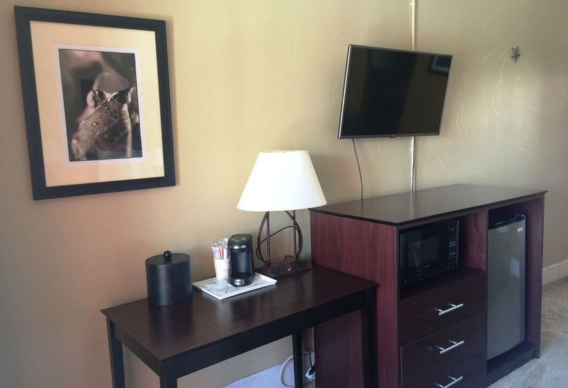 فندق Ramada By Wyndham Monument