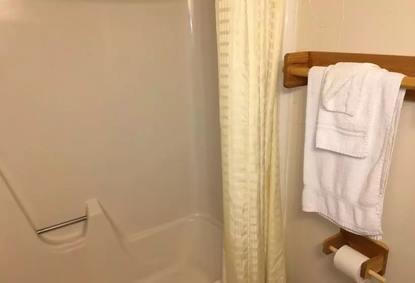 Отель Ramada By Wyndham Monument