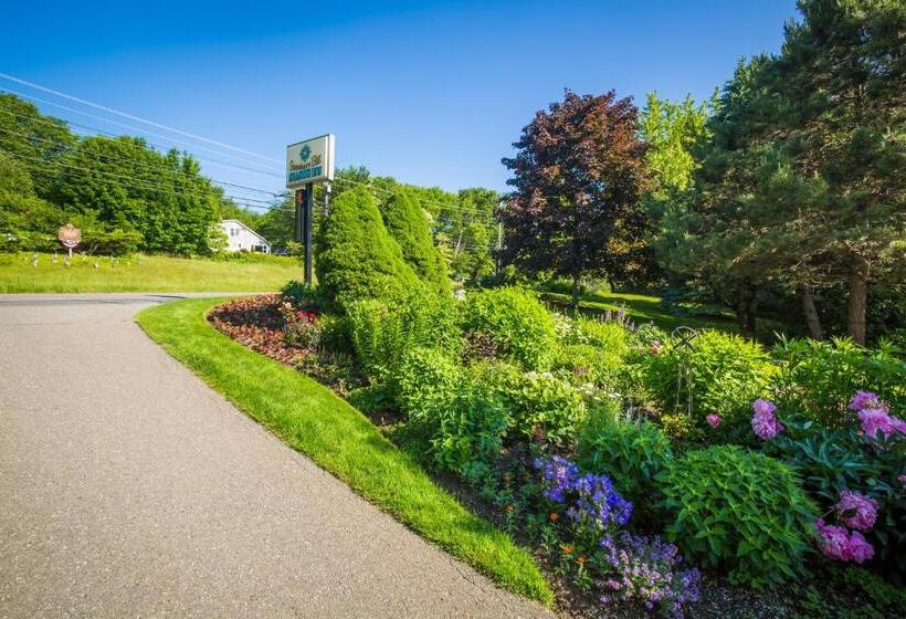 فندق Strawberry Hill Seaside Inn