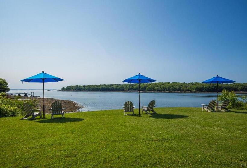 فندق Strawberry Hill Seaside Inn