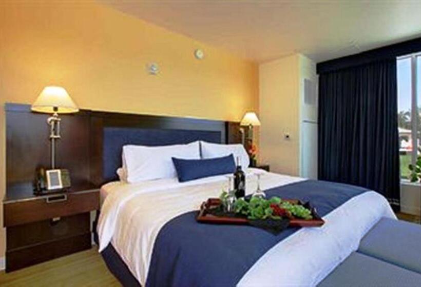 Отель University Plaza Waterfront