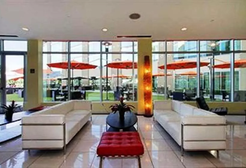 Отель University Plaza Waterfront