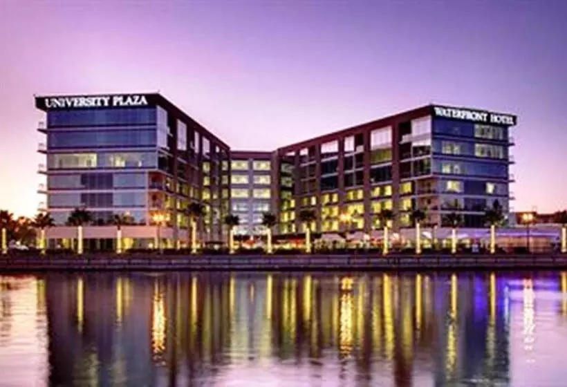 Отель University Plaza Waterfront
