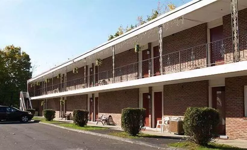 فندق على الطريق The Autumn Inn