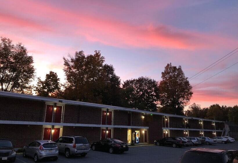 モーテル The Autumn Inn