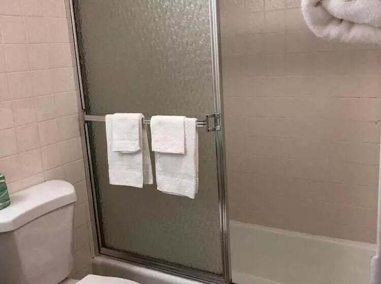 فندق على الطريق The Autumn Inn