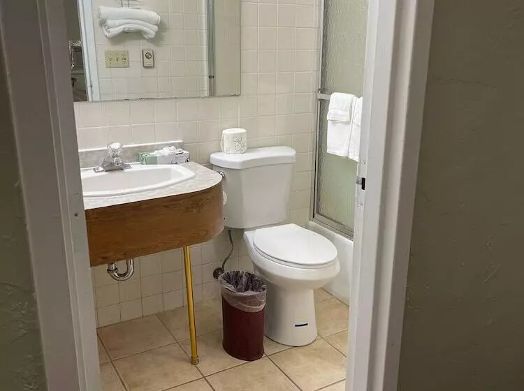 فندق على الطريق The Autumn Inn