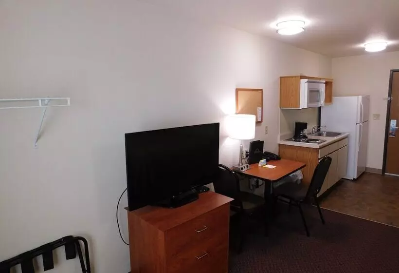 Days Inn & Suites By Wyndham Rochester Mayo Clinic South
