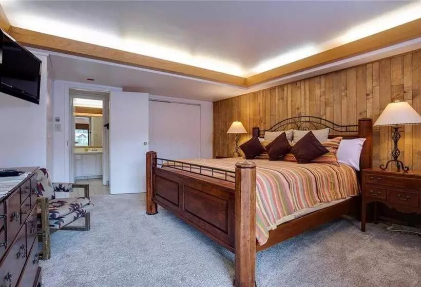 Gondola Square Condominiums