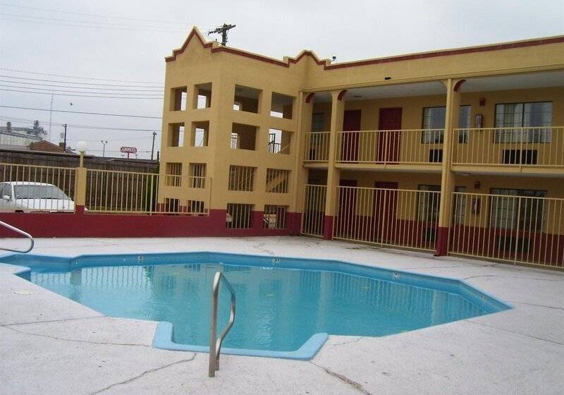 Отель Americas Best Value Inn And Suites Greenwood