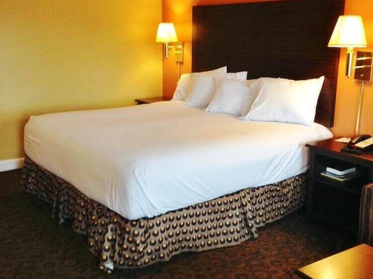 Отель Americas Best Value Inn And Suites Greenwood