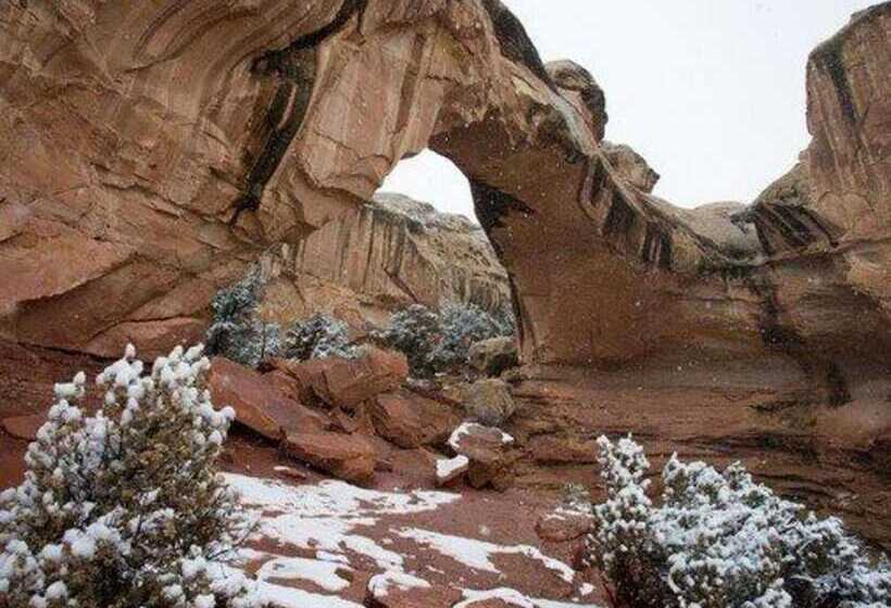 בית מלון כפרי Cathedral Valley Inn