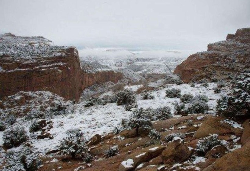 בית מלון כפרי Cathedral Valley Inn