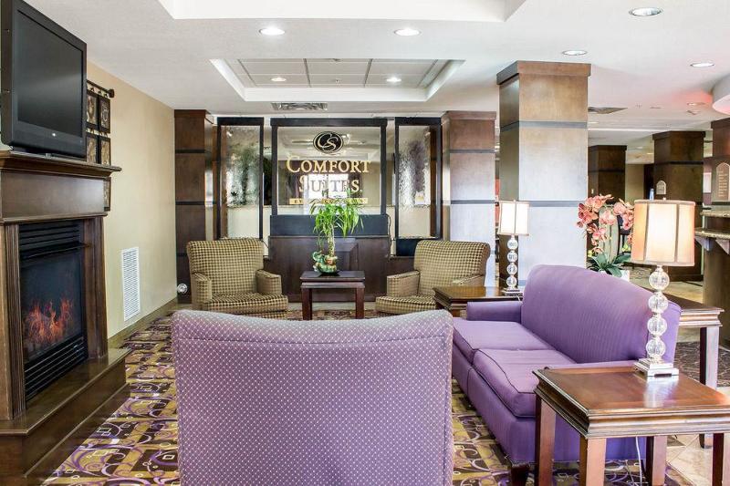 فندق Comfort Suites