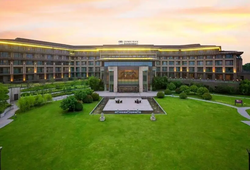 هتل Crowne Plaza Xuzhou Dalong Lake, An Ihg