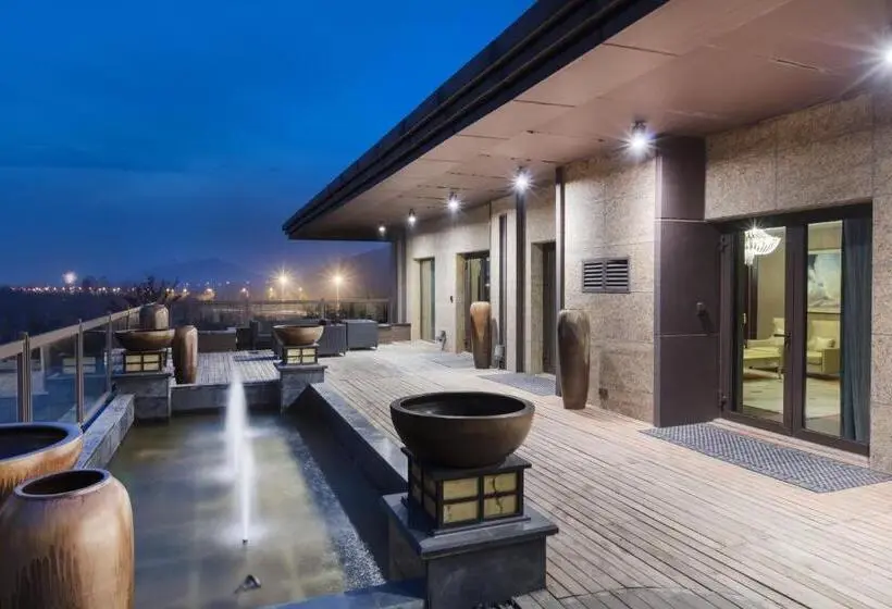 هتل Crowne Plaza Xuzhou Dalong Lake, An Ihg