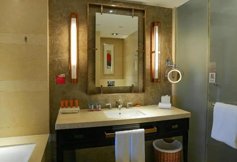 هتل Crowne Plaza Xuzhou Dalong Lake, An Ihg