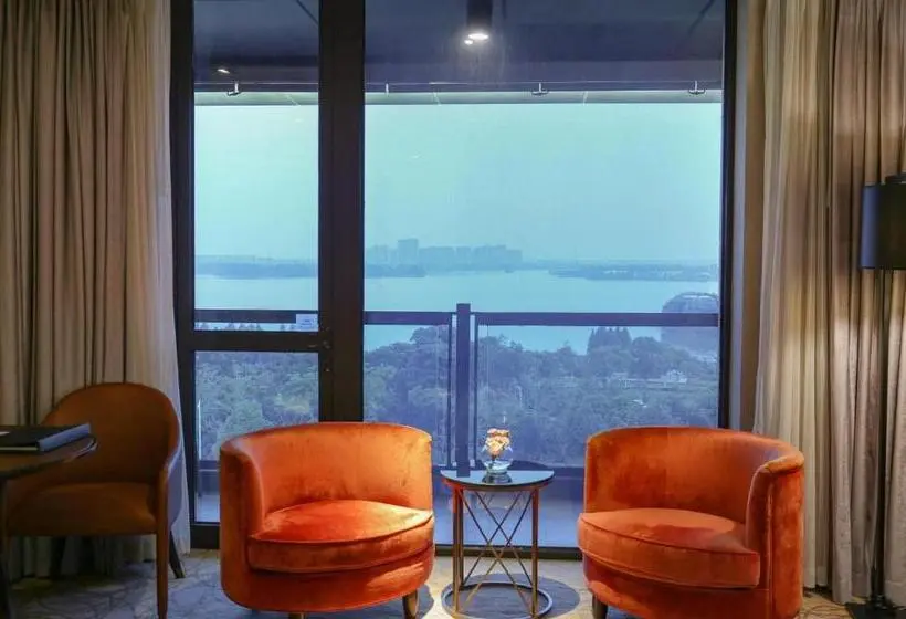 هتل Crowne Plaza Xuzhou Dalong Lake, An Ihg