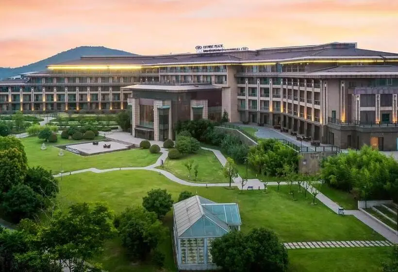 هتل Crowne Plaza Xuzhou Dalong Lake, An Ihg