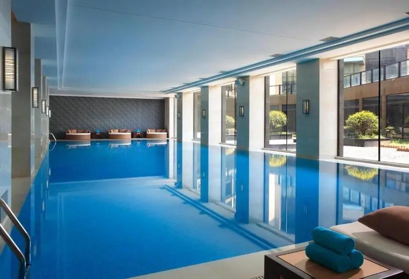 هتل Crowne Plaza Xuzhou Dalong Lake, An Ihg
