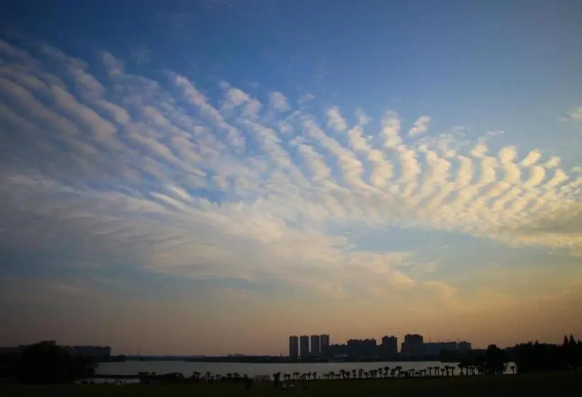 هتل Crowne Plaza Xuzhou Dalong Lake, An Ihg