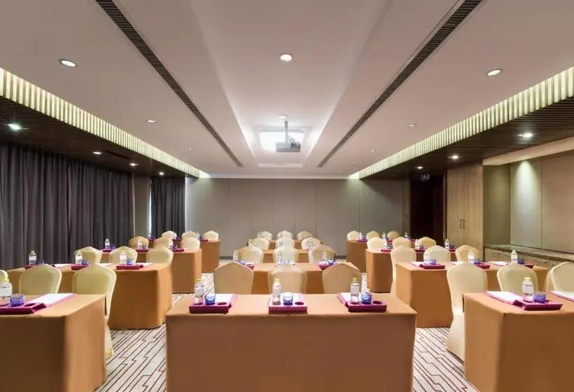 هتل Crowne Plaza Xuzhou Dalong Lake, An Ihg