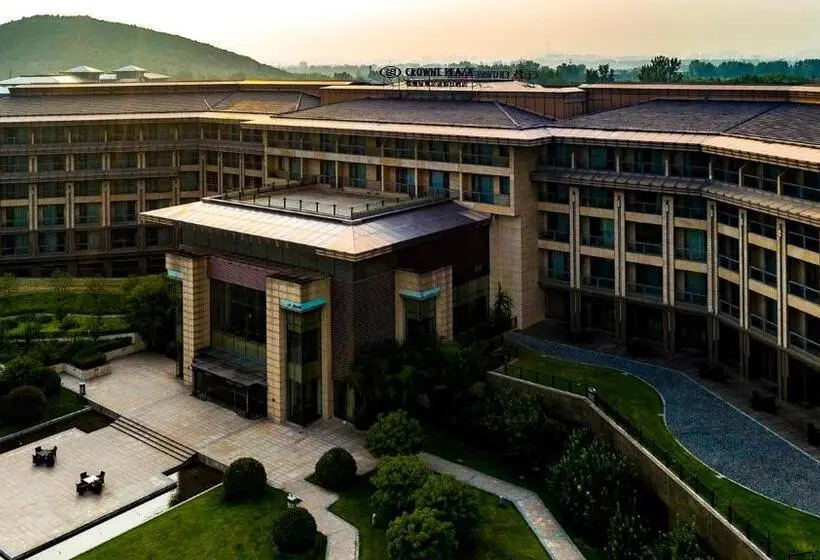 هتل Crowne Plaza Xuzhou Dalong Lake, An Ihg