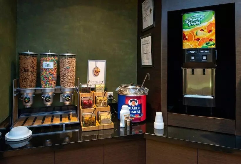 호텔 Fairfield Inn & Suites By Marriott Cedar Rapids