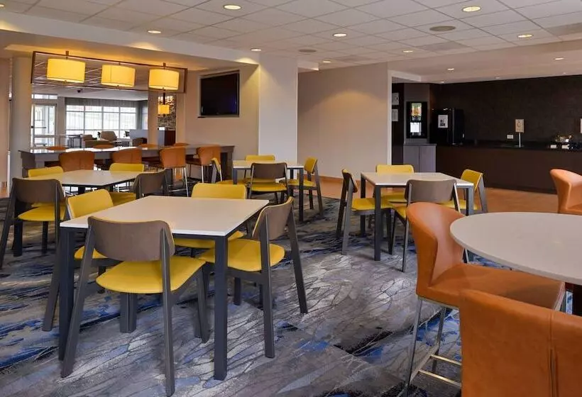 호텔 Fairfield Inn & Suites By Marriott Cedar Rapids