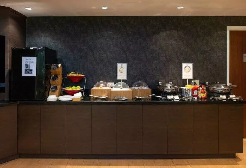 호텔 Fairfield Inn & Suites By Marriott Cedar Rapids