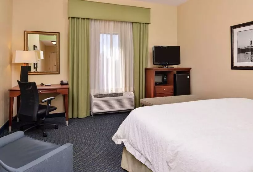 בית מלון כפרי Hampton Inn Jackson