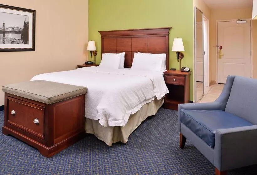 בית מלון כפרי Hampton Inn Jackson
