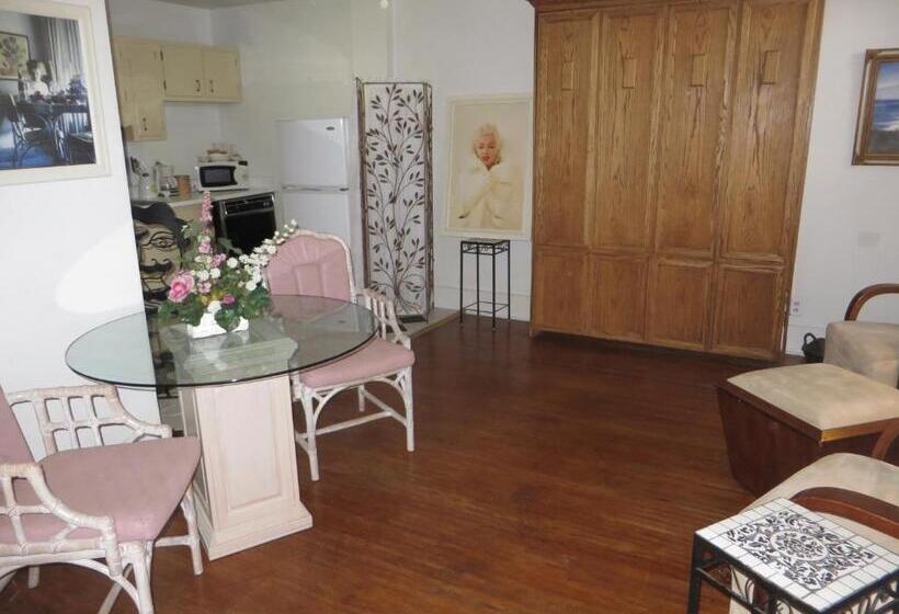 בית מלון כפרי Historic Lasalle Downtown