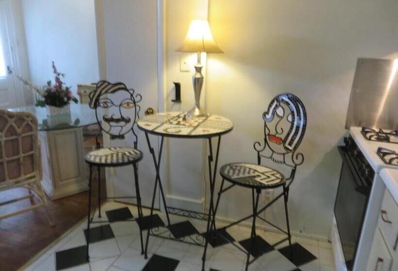 בית מלון כפרי Historic Lasalle Downtown