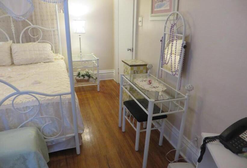 בית מלון כפרי Historic Lasalle Downtown