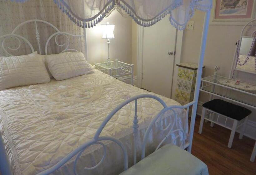 בית מלון כפרי Historic Lasalle Downtown