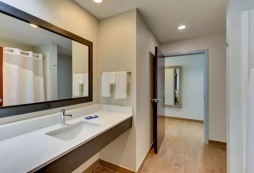 Отель Holiday Inn Express & Suites Ardmore, An Ihg