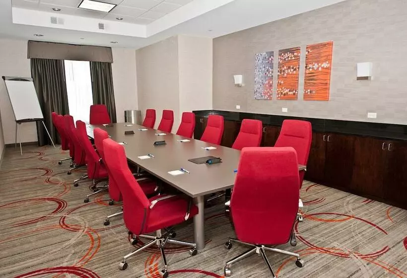 ホテル Holiday Inn Express & Suites Columbus   Easton Area, An Ihg