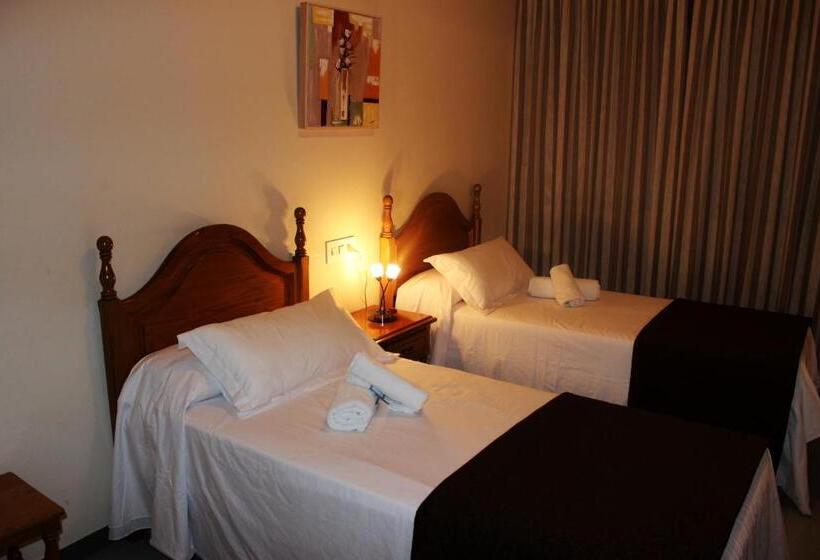 호텔 Hostal Los Maños