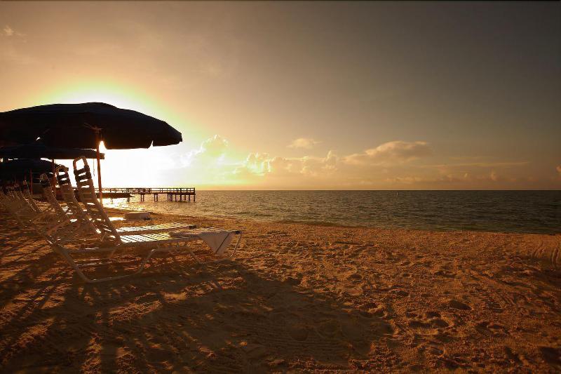 Glunz Ocean Beach Hotel And Resort