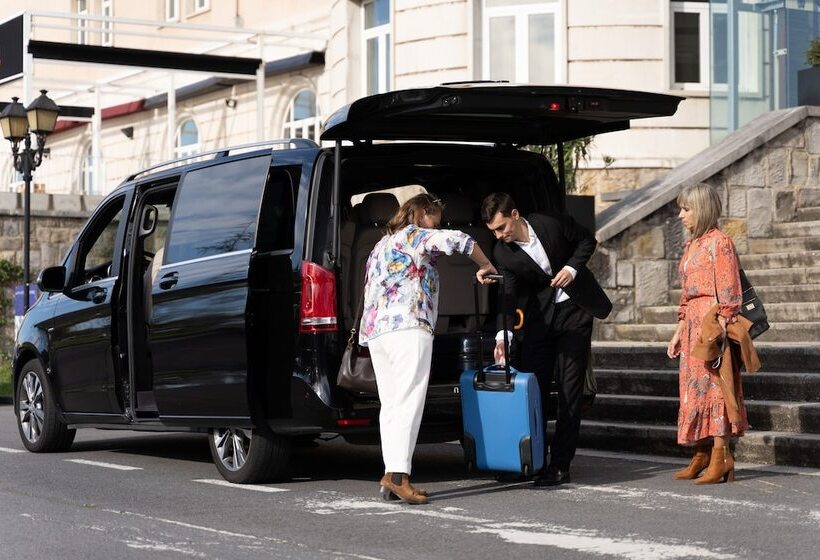 酒店 Seminario Aeropuerto Bilbao